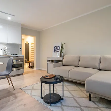 Korfantego 18th Floor Skyline View By Bookinghost Apartament