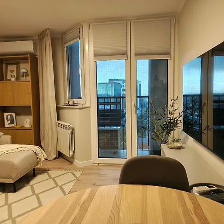 Korfantego 18th Floor Skyline View By Bookinghost