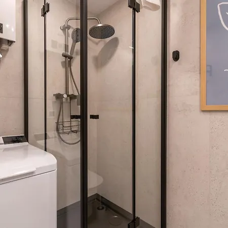 Korfantego 18th Floor Skyline View By Bookinghost *