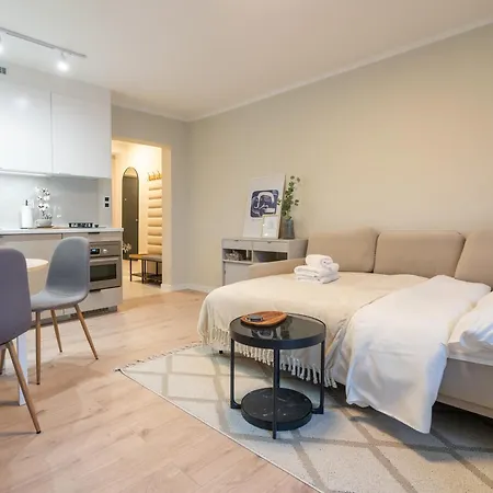 Korfantego 18th Floor Skyline View By Bookinghost *