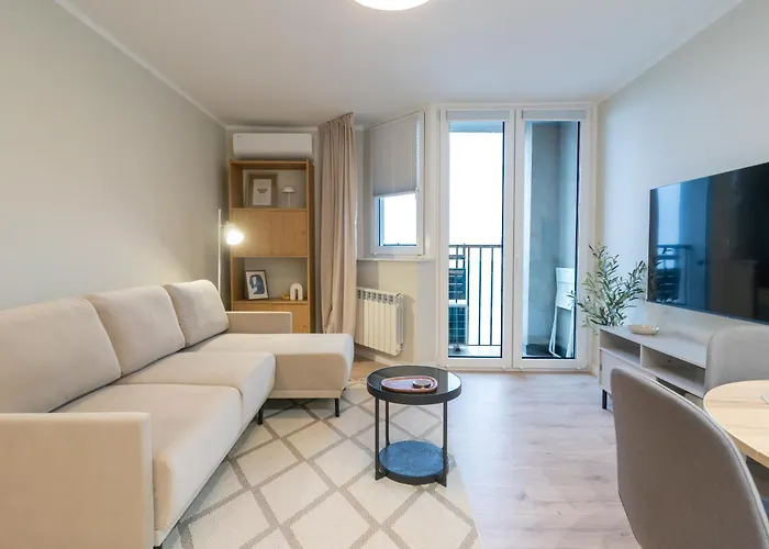 Korfantego 18th Floor Skyline View By Bookinghost 卡托维兹