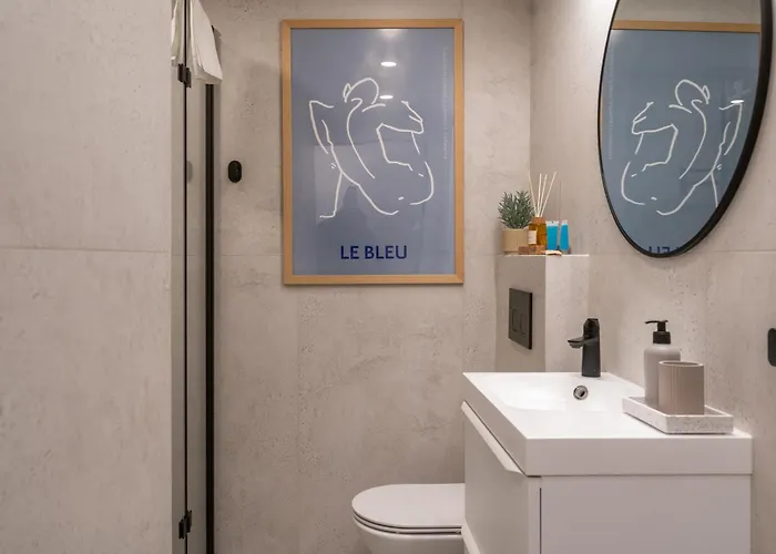 Korfantego 18th Floor Skyline View By Bookinghost *