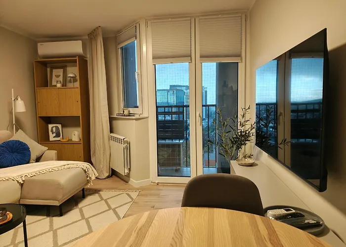 Korfantego 18th Floor Skyline View By Bookinghost