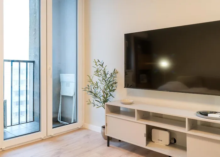 Korfantego 18th Floor Skyline View By Bookinghost