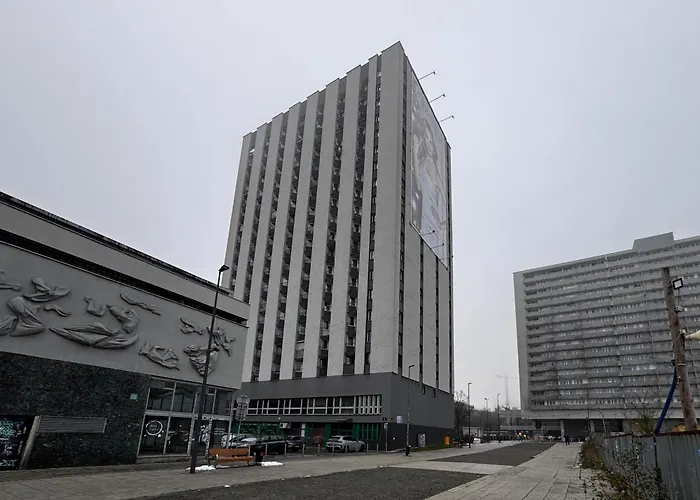 Korfantego 18th Floor Skyline View By Bookinghost *